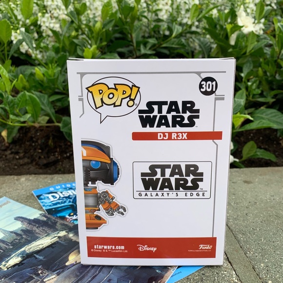 Star Wars #301 DJ R3X Funko Pop - Picture 3 of 5